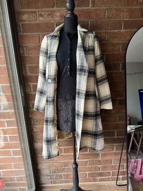 Le Lis Plaid Coat in Black, Gray, and Cream